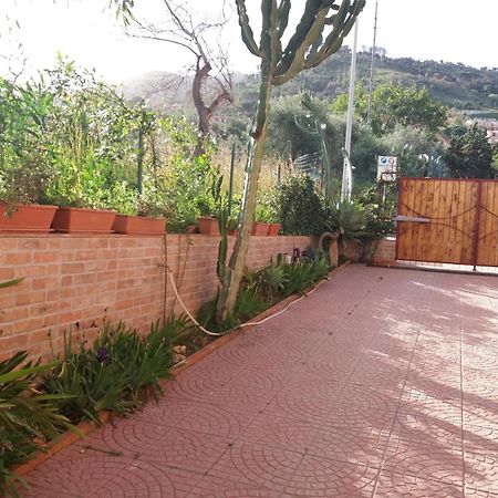 Fabiene Familyholidays Gelsonia Cefalù Dış mekan fotoğraf
